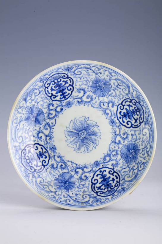 竖图,彩色,静物,中国,艺术,彩绘,瓷器,图片,手工艺品,陶瓷,文化遗产,瓷碗,艺术品,历史,文化,文物,传统,装饰品,古代,一个,工艺品,摄影,单个,古董,青花瓷,高雅,中国文化,东亚,自信心,品位,古远,古代文明,磁器,白地青花瓷,青花,美术工艺,影棚拍摄,传统文化,bj174