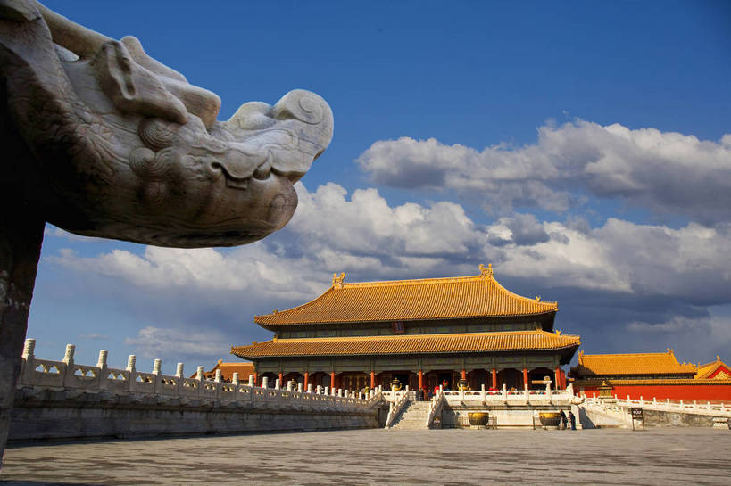 故宫,宫殿,栏杆,横图,彩色,室外,白天,旅游,度假,名胜古迹,标志建筑,地标,建筑,北京,中国,亚洲,遗迹,雕刻,图片,墙,文化遗产,建筑群,云层,古典,合成,古迹,历史,文物,娱乐,建设,城墙,古建筑,石刻,建筑物,古代,蓝色,白云,蓝天,天空,紫禁城,天,享受,休闲,旅游胜地,放松,摄影,城楼,古代建筑,严肃,权威,中国文化,特效,古文明,东亚,汉白玉,中华人民共和国,权力,门楼,威严,权势,乾清宫,古远,势力,尊严,旅行,皇宫,传统文化,bj174