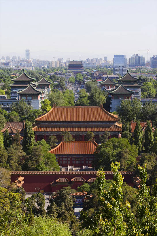 竖图,彩色,旅游,度假,名胜古迹,城市风光,标志建筑,城市,地标,建筑,北京,中国,亚洲,遗迹,图片,景观,文化遗产,首都,古迹,文物,娱乐,建设,古建筑,现代建筑,历史建筑,建筑物,树木,享受,休闲,旅游胜地,放松,摄影,古代建筑,文明,中国文化,古文明,东亚,鼓楼,中华人民共和国,北京市,京,北平,华北地区,旅行,北京中轴线,bj174