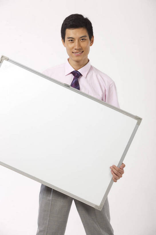 东方人,一个人,商务人士,商务男性,微笑,竖图,彩色,室内,白天,衬衫,商务,成功,信心,职员,中国,亚洲,套装,正装,信息,图片,布告,布告栏,白板,站着,摄影,西裤,通知,公告,传播,消息,商务装,工薪阶层,东亚,公布栏,男人,男性,亚洲人,中国人,年轻人,白领,上班族,半身,全身,影棚拍摄,衬衣,高兴,办公,bj174