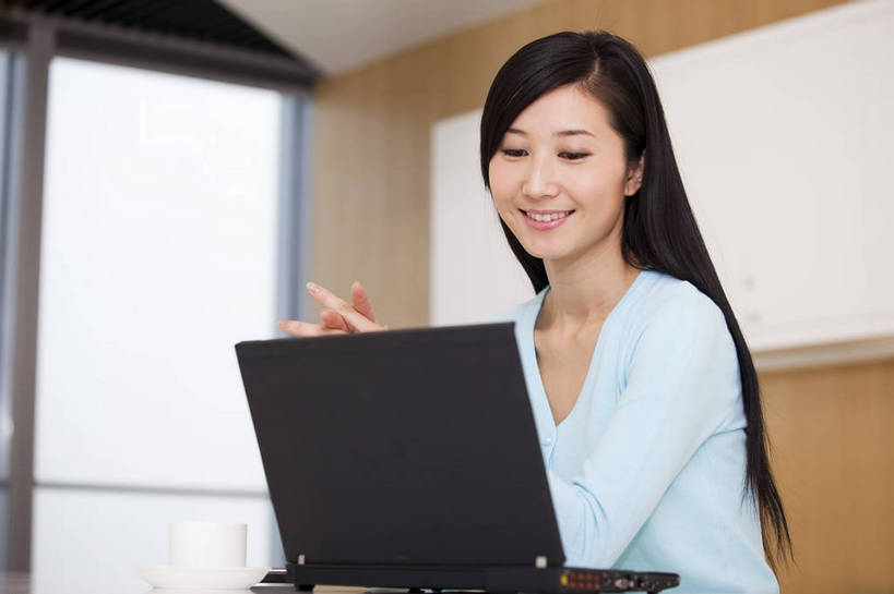 东方人,一个人,商务人士,商务女性,办公室,横图,彩色,室内,白天,西装,商务,成功,信心,职员,中国,亚洲,套装,正装,工作,图片,现代建筑,笔记本,美女,金融,摄影,休息室,经济,商务装,贸易,工薪阶层,东亚,茶水间,手提电脑,女人,女性,亚洲人,中国人,年轻人,白领,上班族,坐着,半身,高兴,办公,商业,bj174