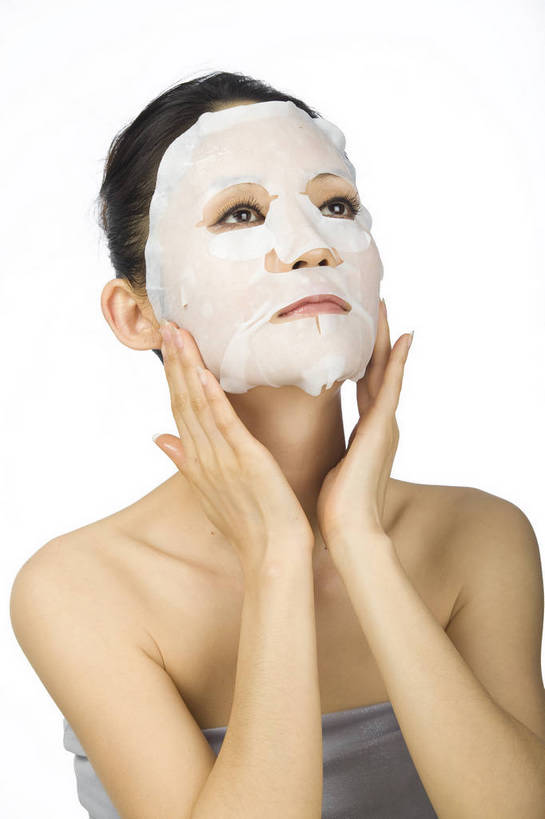 东方人,五官,眼睛,脸颊,手,头发,一个人,竖图,化妆,美容,北京,中国,仅一个年轻女性,仅一个女性,仅一个人,护肤,造型,黑色,休闲,健康,舒服,面膜,美女,头像,生活方式,皮肤,修饰,毛发,化妆用品,年轻女性,女人,女性,中国人,年轻人,愉快,bj174