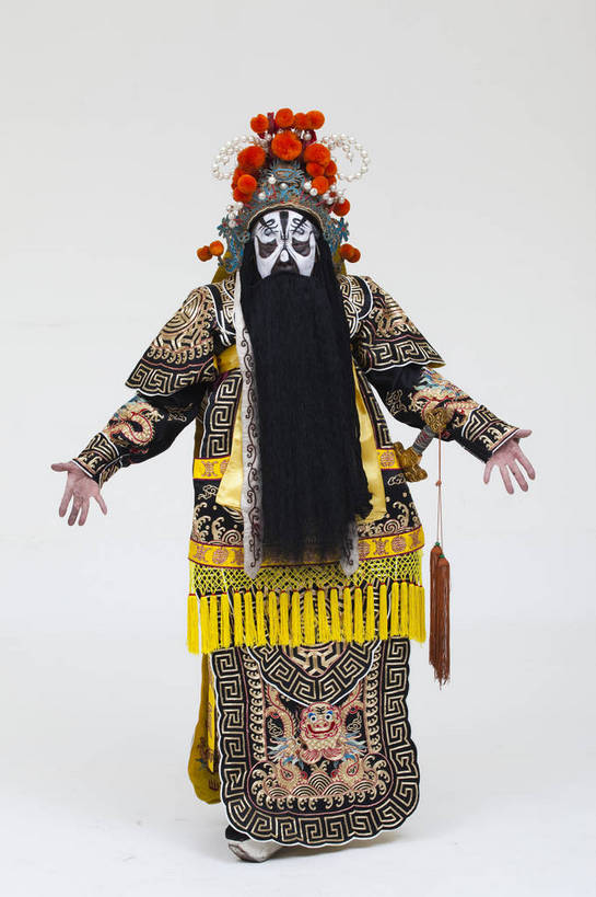 中年人,一个人,演员,竖图,彩色,白色背景,正面,化妆,北京,中国,亚洲,仅一个人,表演,艺术,造型,鲜艳,头饰,图片,注视,文化,脸谱,观察,看,站着,表情,竖,姿势,摄影,服饰,观看,动作,察看,关注,中国文化,戏剧,民族服饰,演出服,京剧,东亚,戏曲,国粹,军事家,男人,中国人,全身,影棚拍摄,化装,西楚霸王,项籍,项羽,中国戏曲,传统文化,舞台妆,角色,花脸,净,bj174