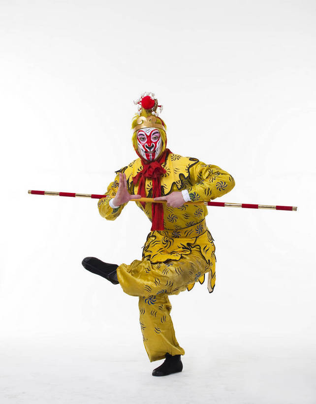 中年人,一个人,演员,竖图,彩色,白色背景,正面,化妆,北京,中国,亚洲,仅一个人,表演,艺术,造型,鲜艳,头饰,图片,注视,文化,脸谱,观察,看,表情,竖,姿势,摄影,服饰,观看,动作,察看,关注,中国文化,金箍棒,戏剧,民族服饰,演出服,京剧,东亚,国粹,美猴王,男人,中国人,全身,影棚拍摄,化装,中国戏曲,武生,传统文化,舞台妆,bj174
