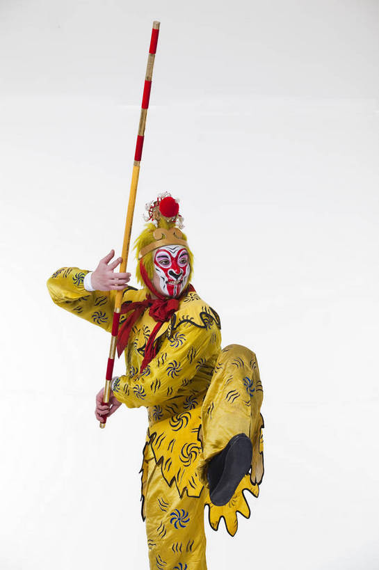 中年人,一个人,演员,竖图,彩色,白色背景,正面,化妆,北京,中国,亚洲,仅一个人,表演,艺术,造型,鲜艳,头饰,图片,注视,文化,脸谱,观察,看,表情,竖,姿势,摄影,服饰,观看,动作,察看,关注,中国文化,金箍棒,戏剧,民族服饰,演出服,京剧,东亚,国粹,美猴王,男人,中国人,半身,影棚拍摄,化装,中国戏曲,武生,传统文化,舞台妆,bj174