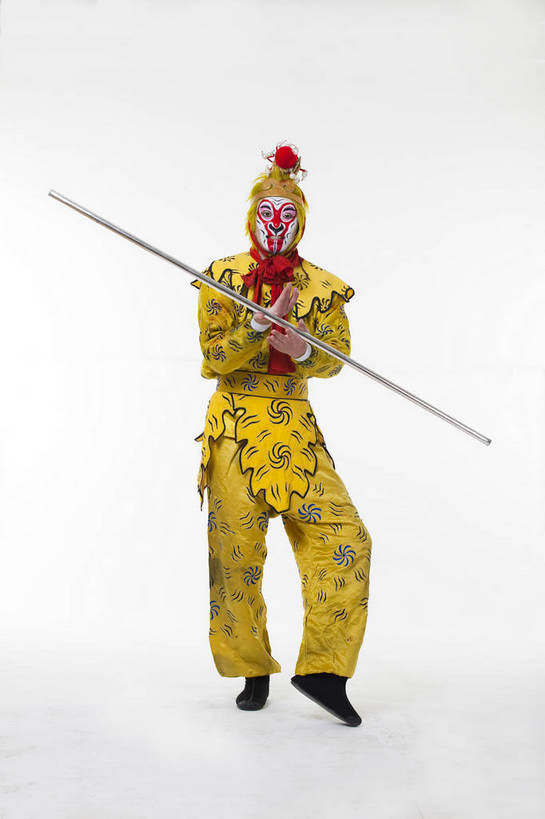 中年人,一个人,演员,竖图,彩色,白色背景,正面,化妆,北京,中国,亚洲,仅一个人,表演,艺术,造型,鲜艳,头饰,图片,注视,文化,脸谱,观察,看,表情,竖,姿势,摄影,服饰,观看,动作,察看,关注,中国文化,金箍棒,戏剧,民族服饰,演出服,京剧,东亚,国粹,美猴王,男人,中国人,全身,影棚拍摄,化装,中国戏曲,武生,传统文化,舞台妆,bj174