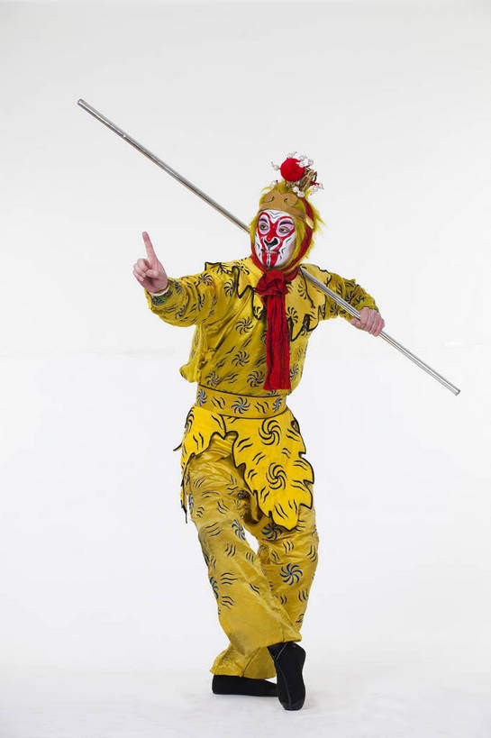 中年人,一个人,演员,竖图,彩色,白色背景,正面,化妆,北京,中国,亚洲,仅一个人,表演,艺术,造型,鲜艳,头饰,图片,注视,文化,脸谱,观察,看,表情,竖,姿势,摄影,服饰,观看,动作,察看,关注,中国文化,金箍棒,戏剧,民族服饰,演出服,京剧,东亚,国粹,美猴王,男人,中国人,全身,影棚拍摄,化装,中国戏曲,武生,传统文化,舞台妆,bj174
