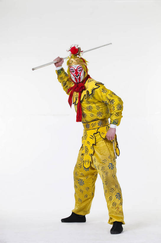 中年人,一个人,演员,竖图,彩色,白色背景,正面,化妆,北京,中国,亚洲,仅一个人,表演,艺术,造型,鲜艳,头饰,图片,注视,文化,脸谱,观察,看,表情,竖,姿势,摄影,服饰,观看,动作,察看,关注,中国文化,金箍棒,戏剧,民族服饰,演出服,京剧,东亚,国粹,美猴王,男人,中国人,全身,影棚拍摄,化装,中国戏曲,武生,传统文化,舞台妆,bj174