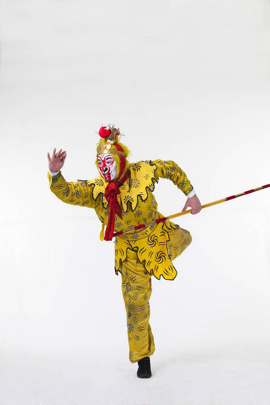 中年人,一个人,演员,竖图,彩色,白色背景,正面,化妆,北京,中国,亚洲,仅一个人,表演,艺术,造型,鲜艳,头饰,图片,注视,文化,脸谱,观察,看,表情,竖,姿势,摄影,服饰,观看,动作,察看,关注,中国文化,金箍棒,戏剧,民族服饰,演出服,京剧,东亚,国粹,美猴王,男人,中国人,全身,影棚拍摄,化装,中国戏曲,武生,传统文化,舞台妆,bj174
