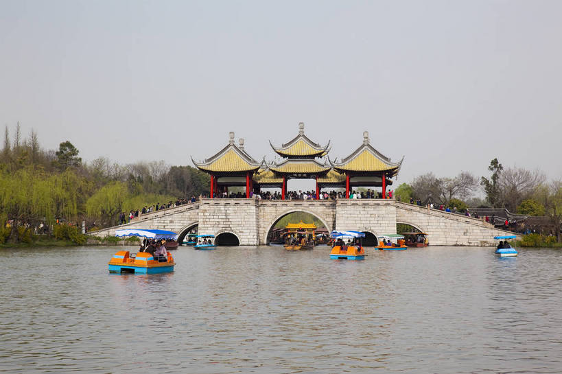 公园,横图,彩色,室外,白天,旅游,度假,湖,名胜古迹,树林,标志建筑,地标,建筑,船,桃花,瘦西湖,中国,亚洲,游人,遗迹,图片,建筑群,塔,桥,古典,古迹,文物,娱乐,建设,古建筑,江苏,白塔,游船,自然,凉亭,春天,享受,休闲,旅游胜地,放松,摄影,园林,风光,中国文化,古文明,东亚,扬州,中华人民共和国,旅行,传统文化,bj174