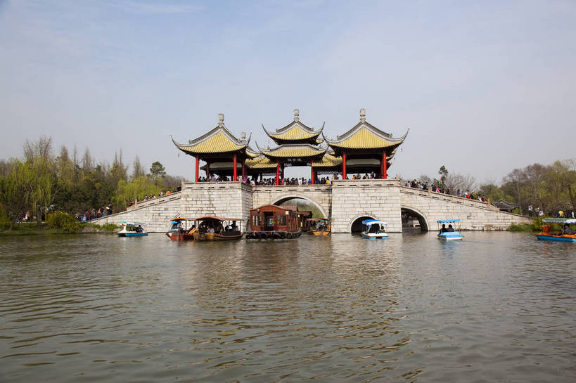 公园,横图,彩色,室外,白天,旅游,度假,湖,名胜古迹,树林,标志建筑,地标,建筑,船,桃花,瘦西湖,中国,亚洲,游人,遗迹,图片,建筑群,桥,古典,古迹,文物,娱乐,建设,古建筑,江苏,游船,自然,凉亭,春天,享受,休闲,旅游胜地,放松,摄影,园林,风光,中国文化,古文明,东亚,扬州,中华人民共和国,旅行,传统文化,bj174