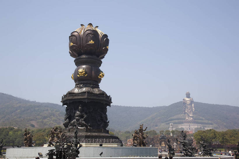 无人,寺庙,横图,彩色,室外,白天,旅游,度假,名胜古迹,标志建筑,地标,建筑,雕塑,中国,亚洲,游人,遗迹,雕像,佛像,图片,景观,建筑群,古典,古迹,文物,娱乐,建设,古建筑,江苏,九龙灌浴,无锡,祥符寺,大佛,享受,休闲,灵山,旅游胜地,放松,摄影,宗教,风光,神圣,中国文化,古文明,东亚,中华人民共和国,庄严,旅行,传统文化,bj174