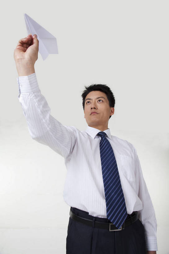 东方人,一个人,商务人士,办公室,站,微笑,竖图,彩色,室内,白天,白色背景,正面,衬衫,商务,时尚,快乐,纯洁,成功,信心,北京,中国,亚洲,仅一个人,正装,造型,工作,图片,领带,职业装,现代,职业,表情,活力,可爱,童年,童趣,自信,姿势,摄影,生活方式,纸飞机,场所,商务中心,童真,烂漫,无邪,投掷,天真,男人,男性,年轻男性,亚洲人,中国人,年轻人,白领,半身,影棚拍摄,办公,bj174