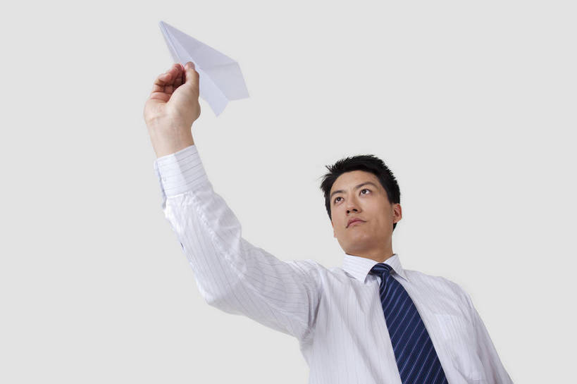 东方人,一个人,商务人士,办公室,站,微笑,横图,彩色,室内,白天,白色背景,正面,衬衫,商务,时尚,快乐,纯洁,成功,信心,北京,中国,亚洲,仅一个人,正装,造型,工作,图片,领带,职业装,现代,职业,表情,活力,可爱,童年,童趣,自信,姿势,摄影,生活方式,纸飞机,场所,商务中心,童真,烂漫,无邪,投掷,天真,男人,男性,年轻男性,亚洲人,中国人,年轻人,白领,半身,影棚拍摄,办公,bj174