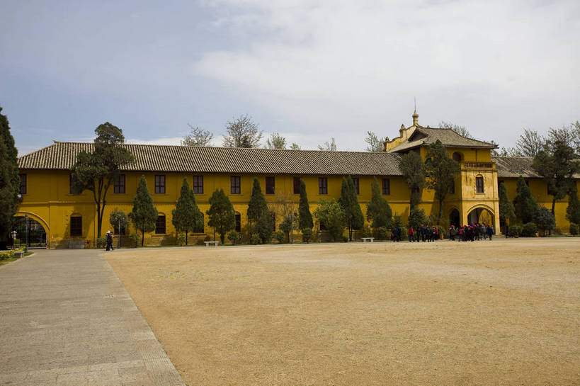 无人,学校,横图,彩色,室外,白天,旅游,度假,名胜古迹,标志建筑,城市,地标,建筑,昆明,中国,遗迹,民俗,图片,建筑群,古典,古迹,历史,文物,娱乐,建设,古建筑,云南,古代,地标建筑,享受,休闲,旅游胜地,放松,摄影,纪念堂,都市风光,文明,中国文化,古文明,古远,旅行,传统文化,bj174