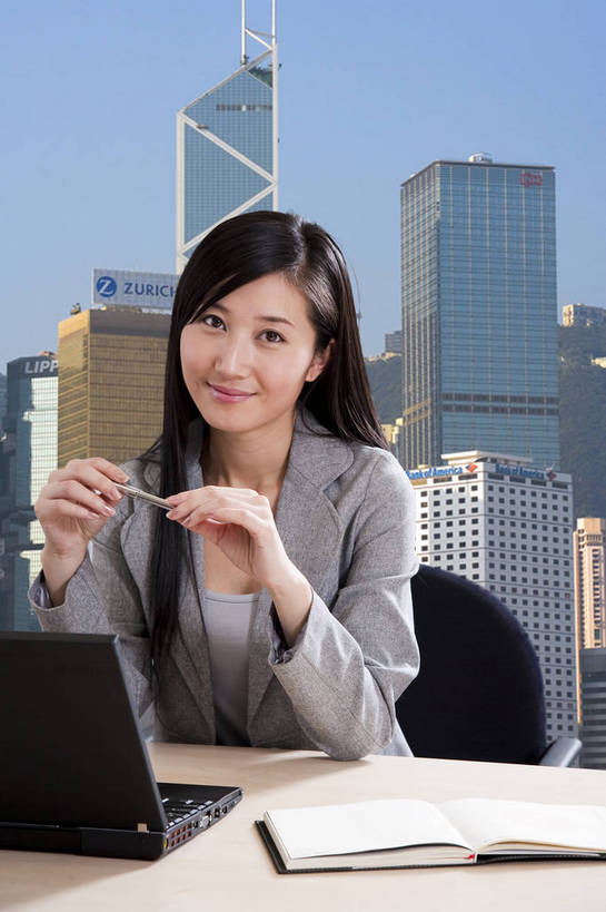东方人,一个人,商务人士,商务女性,坐,竖图,彩色,室内,白天,抠图,正面,西装,商务,时尚,满意,自由,成功,城市,建筑,北京,中国,套装,正装,人物,图片,美丽,生活,电脑合成,现代,职业,成熟,活力,可爱,美女,自信,摄影,奋斗,青春,优雅,商务装,工薪阶层,端庄,精明,年轻女性,女人,女性,亚洲人,中国人,年轻人,白领,上班族,半身,影棚拍摄,愉快,办公,bj174
