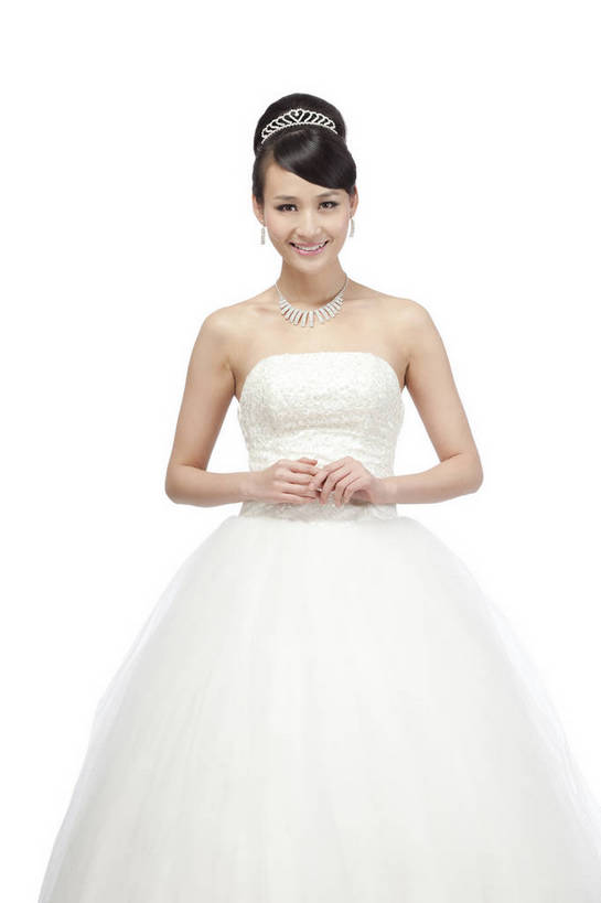 东方人,一个人,新娘,站,笑,竖图,彩色,室内,白天,白色背景,正面,婚纱,裙子,时尚,性感,纯洁,沙发,北京,中国,造型,头饰,图片,结婚,美丽,年轻,生活,漂亮,白色,享受,休闲,成熟,活力,可爱,美女,自信,摄影,生活方式,青春,优雅,华丽,高贵,洁白,纱裙,抹胸裙,年轻女性,女人,女性,亚洲人,中国人,年轻人,半身,影棚拍摄,礼服,愉快,商业,魅力,bj174