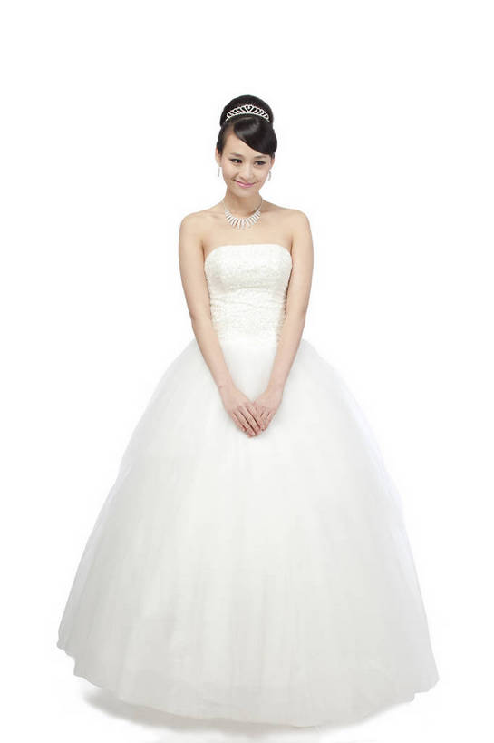 东方人,一个人,新娘,站,笑,竖图,彩色,室内,白天,白色背景,正面,婚纱,裙子,时尚,性感,纯洁,沙发,北京,中国,造型,头饰,图片,结婚,美丽,年轻,生活,漂亮,白色,享受,休闲,成熟,活力,可爱,美女,自信,摄影,生活方式,青春,优雅,华丽,高贵,洁白,纱裙,抹胸裙,年轻女性,女人,女性,亚洲人,中国人,年轻人,全身,影棚拍摄,礼服,愉快,商业,魅力,bj174