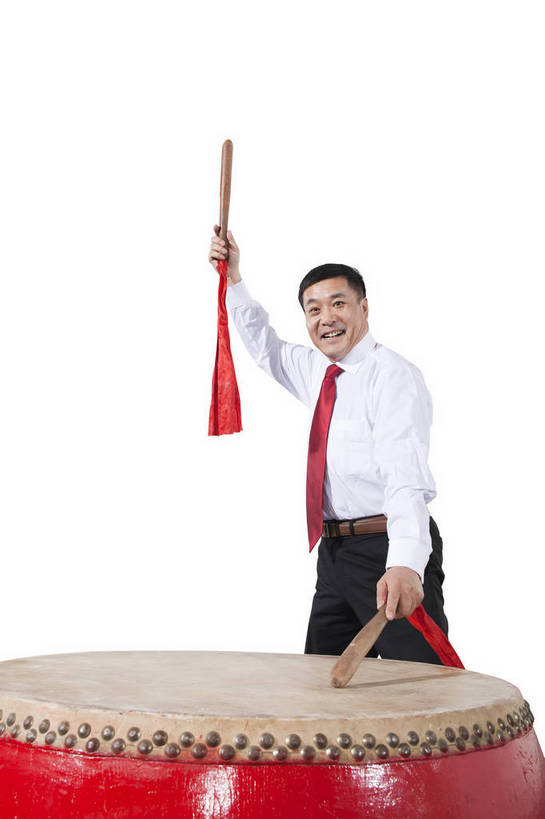 东方人,中年人,一个人,演员,笑,鼓掌,竖图,彩色,室内,白天,抠图,白色背景,正面,衬衫,满意,兴奋,北京,中国,春节,新年,亚洲,仅一个男性,仅一个人,仅一个中年男性,表演,正装,节日,艺术,造型,图片,鼓,文化,敲鼓,站着,享受,喜庆,姿势,摄影,动作,中国文化,东亚,捶,气势,男人,男性,中年男性,亚洲人,中国人,年轻人,拍手,半身,影棚拍摄,传统文化,bj174