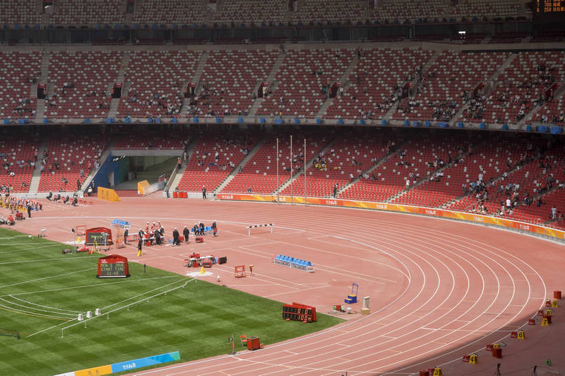 观众,摄影师,体育馆,横图,彩色,室外,白天,锻炼,旅游,快乐,比赛,运动,竞争,城市,建筑,中国,亚洲,壮观,鸟巢,娱乐,观众席,体育场,现代化,风景,休闲,奥林匹克,奥运,雄伟,体育运动,赛道,摄像师,奥运场馆,宽大,体育,健身,奥运会,奥林匹克运动,北京奥运会,标志性建筑,2008年北京奥运会,bj174