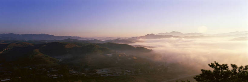 无人,横图,俯视,彩色,室外,白天,旅游,度假,名胜古迹,山,山脉,雾,标志建筑,地标,建筑,避暑山庄,中国,亚洲,朦胧,模糊,遗迹,围绕,图片,景观,霞光,烟雾,清晨,辉煌,古迹,历史,文物,娱乐,建设,古建筑,群山,享受,休闲,远景,烟,旅游胜地,放松,人文,摄影,缭绕,迷雾,旋绕,古文明,东亚,中华人民共和国,华北地区,河北,河北省,冀,承德,承德市,萦绕,仙境,回绕,大雾,承德避暑山庄,承德离宫,热河行宫,bj174