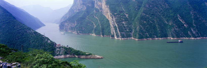 横图,彩色,室外,白天,度假,峡谷,船,长江三峡,三峡,重庆,中国,亚洲,图片,景观,交通,游船,人文,摄影,长江,东亚,湖北,湖北省,中华人民共和国,西南地区,重庆市,渝,巫山县,华中地区,鄂,恩施,恩施州,恩施土家族苗族自治州,险峻,巴东县,巫峡,山城,江,bj174
