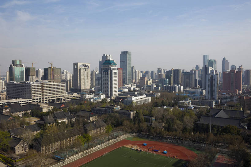 操场,足球场,横图,俯视,彩色,室外,白天,旅游,城市风光,城市,建筑,南京,中国,游人,图片,景观,辉煌,江苏,现代建筑,天空,地标建筑,远景,旅游胜地,摄影,经济,文明,中国文化,发展,繁荣,旅行,bj174