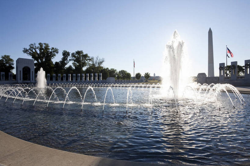 无人,横图,彩色,室外,白天,旅游,度假,名胜古迹,树林,城市风光,标志建筑,城市,地标,建筑,喷泉,华盛顿,美国,遗迹,图片,纪念碑,建筑群,古典,辉煌,古迹,文物,娱乐,建设,古建筑,现代建筑,天空,地标建筑,享受,休闲,旅游胜地,放松,摄影,文明,古文明,发展,繁荣,二战纪念碑,旅行,bj174