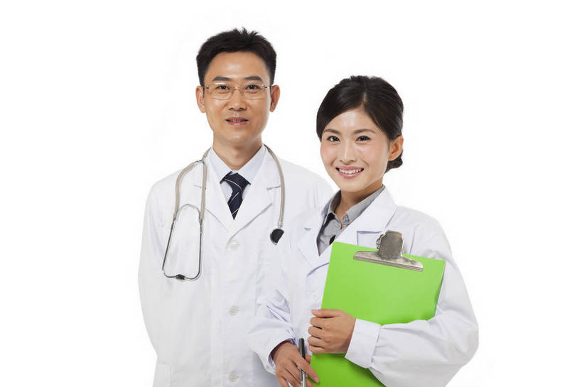 东方人,中年人,两个人,伙伴,医生,站,微笑,横图,彩色,室内,白天,白色背景,正面,时尚,讨论,友谊,智慧,成功,合作,团队,职员,北京,中国,工作,图片,文件,美丽,职业装,现代,听诊器,医护人员,医疗人员,职业,成熟,活力,可爱,美女,稳重,自信,摄影,青春,优雅,医疗,白衣天使,戴眼镜,端庄,精明,聪明,交流,团结,友情,男人,男性,年轻男性,年轻女性,女人,女性,中年男性,亚洲人,中国人,年轻人,白领,大夫,商人,上班族,半身,影棚拍摄,愉快,魅力,病历,白领阶层,办公室职员,bj174