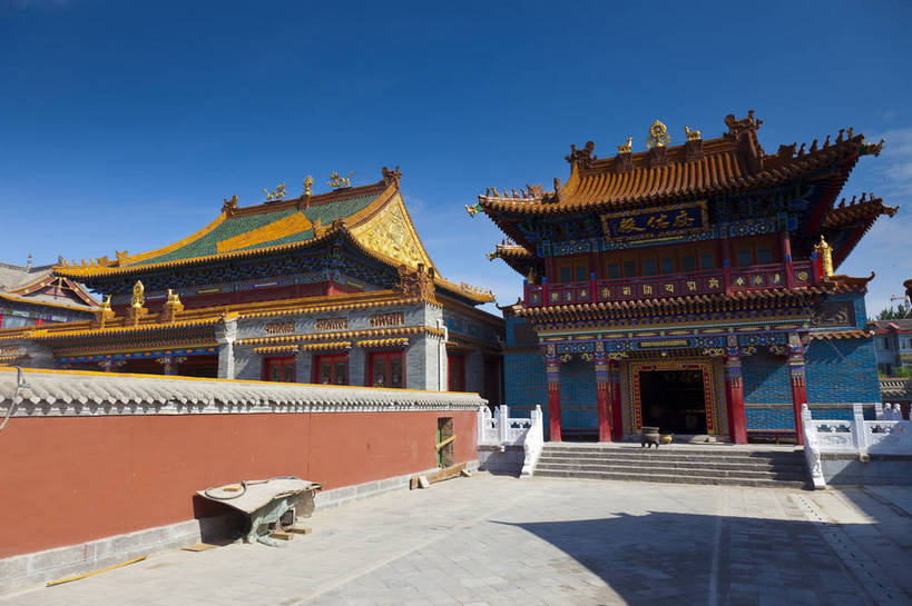 无人,寺庙,横图,彩色,室外,白天,旅游,度假,名胜古迹,标志建筑,地标,建筑,中国,亚洲,遗迹,彩绘,佛像,图片,古迹,文物,娱乐,建设,佛,古建筑,历史建筑,壁画,蓝色,蓝天,天空,天,享受,休闲,旅游胜地,放松,蒙,摄影,宗教,中国文化,金像,古文明,东亚,内蒙古,呼和浩特,首府,中华人民共和国,华北地区,内蒙古自治区,呼和浩特市,玉泉区,旅行,大召寺,传统文化,bj174