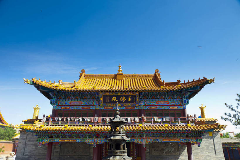 无人,寺庙,横图,彩色,室外,白天,旅游,度假,名胜古迹,标志建筑,地标,建筑,中国,亚洲,遗迹,彩绘,佛像,图片,古迹,文物,娱乐,建设,佛,古建筑,历史建筑,壁画,蓝色,蓝天,天空,天,享受,休闲,旅游胜地,放松,蒙,摄影,宗教,中国文化,金像,古文明,东亚,内蒙古,呼和浩特,首府,中华人民共和国,华北地区,内蒙古自治区,呼和浩特市,玉泉区,旅行,大召寺,传统文化,bj174