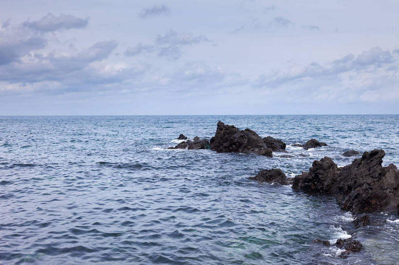 无人,横图,彩色,室外,白天,旅游,度假,海岛,礁石,名胜古迹,标志建筑,地标,建筑,济州岛,韩国,亚洲,遗迹,图片,海岸,景观,古迹,文物,娱乐,建设,古建筑,享受,休闲,旅游胜地,放松,摄影,风光,古文明,东亚,大韩民国,济州,济州道,济州特别自治道,特别自治道,济州市,龙头岩,海,岩石,旅行,南朝鲜,南韩,bj174