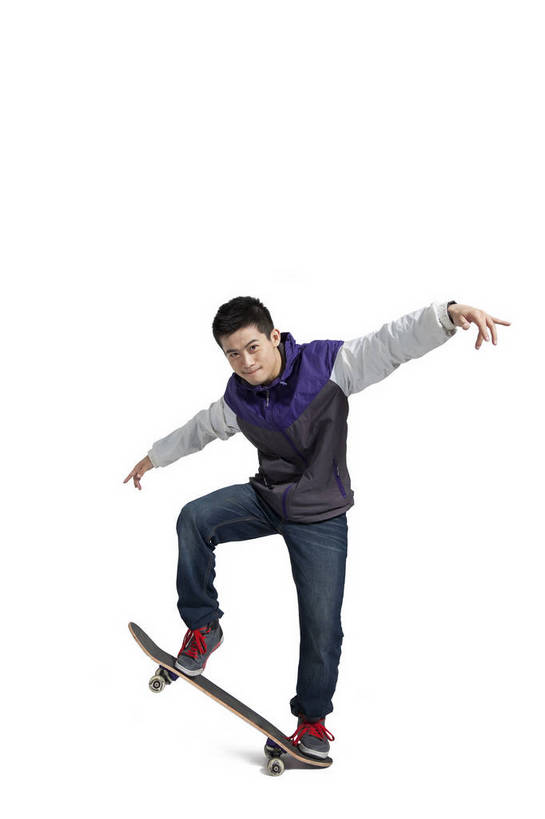 东方人,站,竖图,彩色,室内,白天,正面,时尚,跳舞,热情,运动,北京,中国,仅一个人,图片,街头,休闲装,健康,个性,活力,激情,平衡,竖,摄影,滑板,技巧,青春,街舞,酷,嘻哈,踏,弹性,动感,技能,男人,男性,年轻男性,亚洲人,中国人,年轻人,全身,影棚拍摄,愉快,舞蹈,bj174