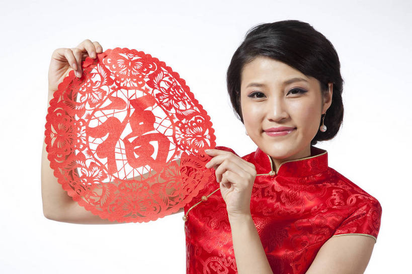 东方人,站,笑,横图,彩色,室内,白天,抠图,白色背景,正面,民族服装,时尚,成功,北京,中国,仅一个人,旗袍,节日,庆祝,图片,古典,文化,传统,福字,剪纸,庆典,喜庆,成熟,可爱,美女,自信,摄影,生活方式,纪念,青春,优雅,端庄,窗花,乐观,妖娆,年轻女性,女人,女性,亚洲人,中国人,年轻人,半身,影棚拍摄,礼服,愉快,红衣,bj174