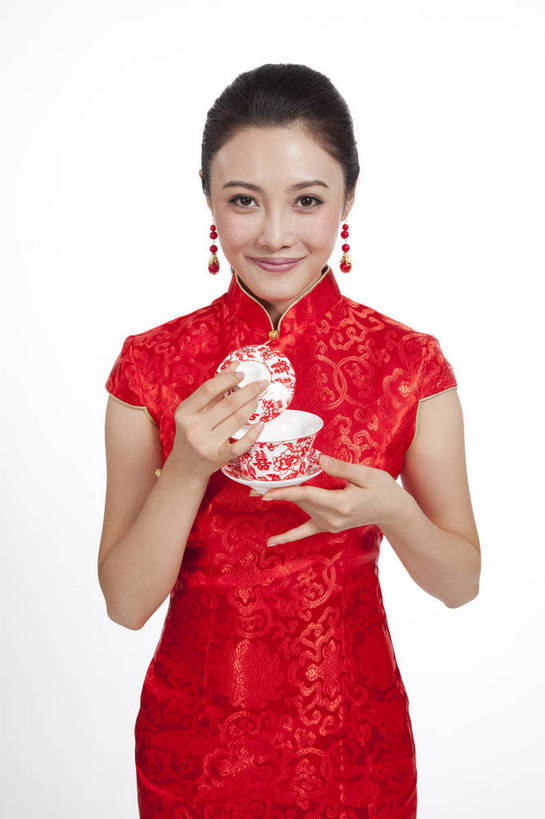 东方人,站,笑,竖图,彩色,室内,白天,抠图,白色背景,正面,民族服装,时尚,成功,北京,中国,仅一个人,旗袍,节日,庆祝,图片,古典,文化,传统,庆典,喜庆,成熟,可爱,美女,竖,自信,摄影,生活方式,纪念,青春,优雅,品茶,乐观,妖娆,年轻女性,女人,女性,亚洲人,中国人,年轻人,半身,影棚拍摄,礼服,愉快,bj174