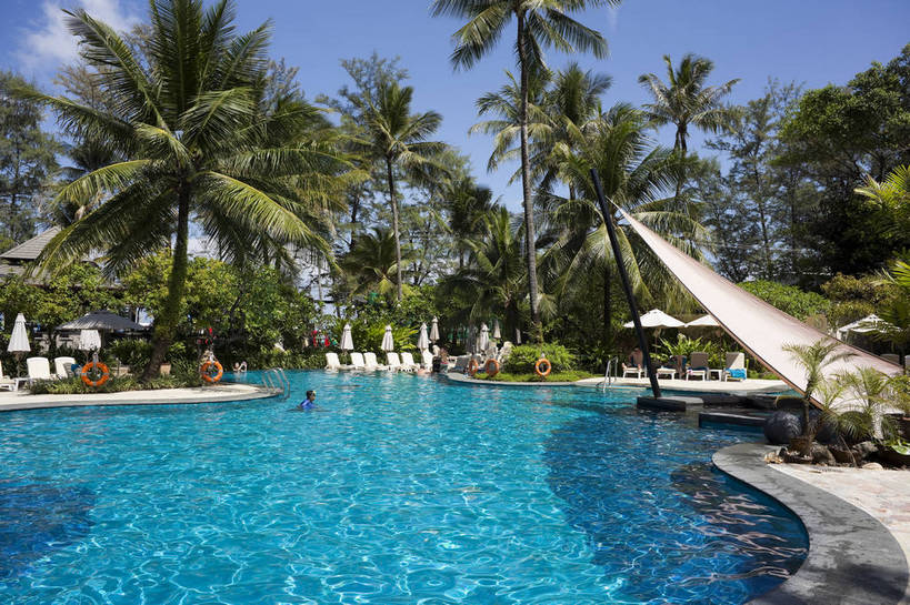 无人,游泳池,宾馆,横图,彩色,室外,白天,旅游,度假,美景,名胜古迹,树林,标志建筑,地标,建筑,酒店,椰树,泰国,亚洲,遗迹,图片,躺椅,古迹,文物,娱乐,建设,古建筑,普吉岛,自然,享受,休闲,旅游胜地,放松,摄影,东南亚,酒家,旅社,海滨,度假村,古文明,泰王国,普吉,海滩,旅行,客店,客栈,旅店,旅馆,商旅,巴通海滩,bj174