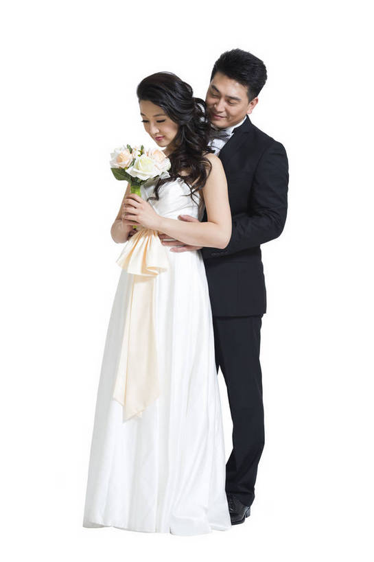 东方人,中年人,两个人,夫妻,微笑,竖图,彩色,室内,白天,留白,抠图,白色背景,正面,侧面,裙子,爱情,婚礼,时尚,成功,北京,中国,连衣裙,正装,盛开,图片,浪漫,花蕾,现代,长裙,花,花瓣,花朵,鲜花,花苞,花蕊,亲昵,倚靠,一束,成熟,可爱,美女,自信,摄影,生活方式,青春,优雅,新人,乐观,男人,男性,年轻男性,年轻女性,女人,女性,亚洲人,中国人,年轻人,情侣,全身,影棚拍摄,礼服,西服,愉快,bj174