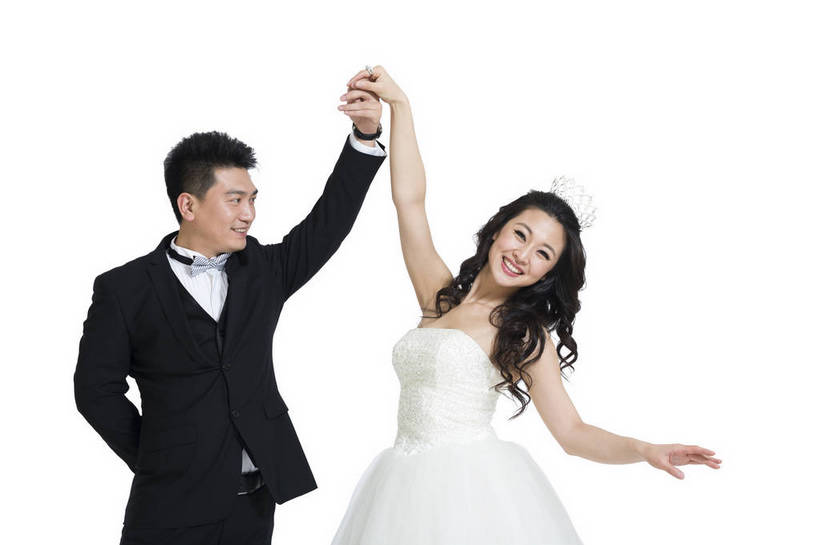 东方人,中年人,两个人,夫妻,横图,彩色,室内,白天,留白,抠图,白色背景,正面,侧面,裙子,爱情,婚礼,时尚,跳舞,成功,北京,中国,连衣裙,正装,图片,浪漫,现代,长裙,亲昵,成熟,可爱,美女,自信,摄影,生活方式,青春,优雅,新人,乐观,男人,男性,年轻男性,年轻女性,女人,女性,亚洲人,中国人,年轻人,情侣,拉手,半身,影棚拍摄,礼服,西服,愉快,bj174