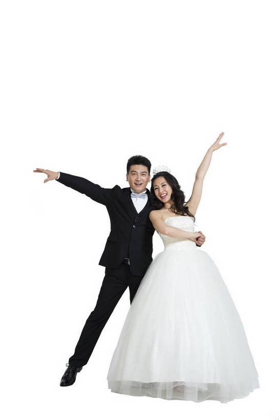 东方人,中年人,两个人,夫妻,竖图,彩色,室内,白天,留白,抠图,白色背景,正面,裙子,爱情,婚礼,时尚,跳舞,成功,北京,中国,连衣裙,正装,图片,浪漫,现代,长裙,亲昵,成熟,可爱,美女,自信,摄影,生活方式,青春,优雅,新人,乐观,男人,男性,年轻男性,年轻女性,女人,女性,亚洲人,中国人,年轻人,情侣,拉手,全身,影棚拍摄,礼服,西服,愉快,bj174