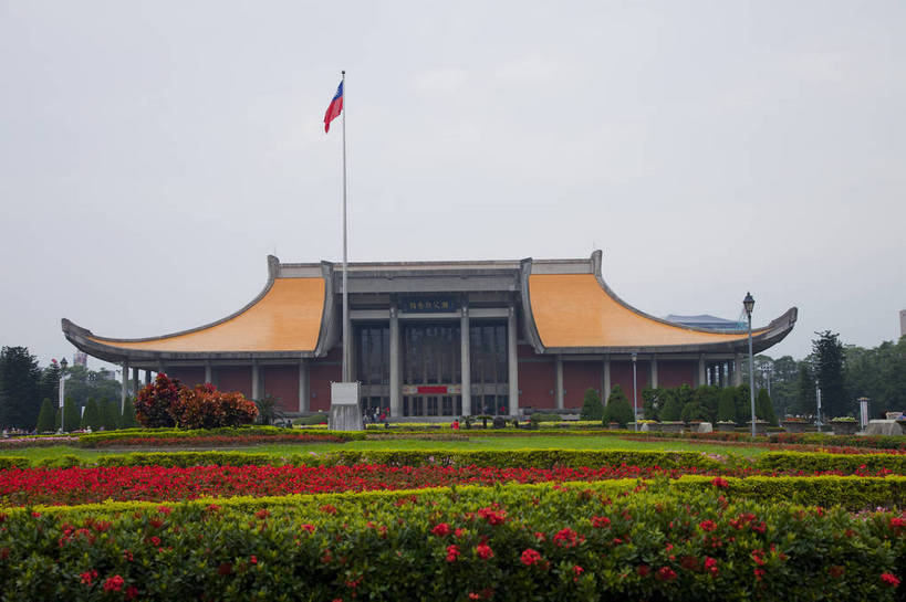 无人,横图,旅游,度假,名胜古迹,标志建筑,地标,建筑,台湾,中国,遗迹,花坛,纪念馆,建筑群,古典,古迹,文物,娱乐,建设,古建筑,享受,休闲,旅游胜地,放松,文明,中国文化,古文明,孙中山,台北,国父纪念馆,旗,旅行,bj174