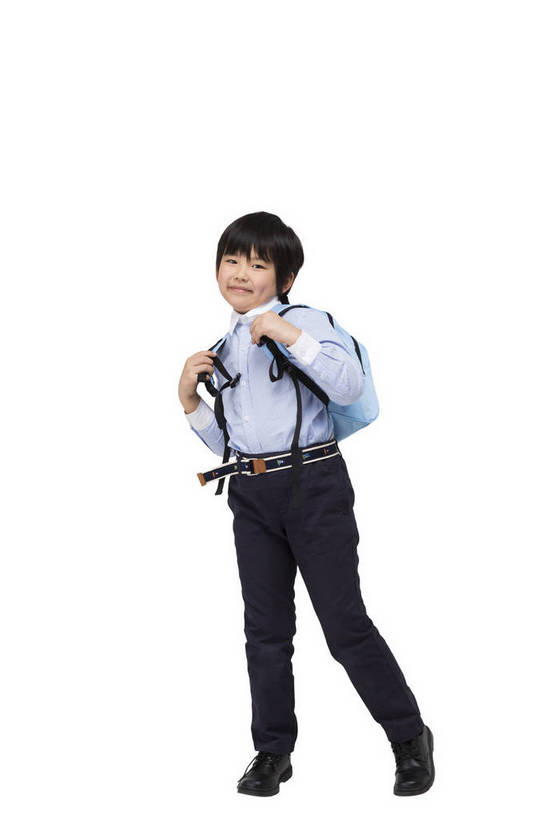 东方人,儿童,背,一个人,学生,站,走,竖图,彩色,室内,白天,留白,抠图,白色背景,侧面,快乐,幸福,北京,中国,包,书包,图片,挥手,小孩,背包,背着,站着,放学,校服,放松,可爱,童年,童趣,摄影,成长,舞动,希望,手舞足蹈,好奇,挥舞,未来,乐观,背负,天真,男孩,男人,男性,亚洲人,中国人,孩子,站立,全身,影棚拍摄,高兴,双肩包,男生,小学生,bj174