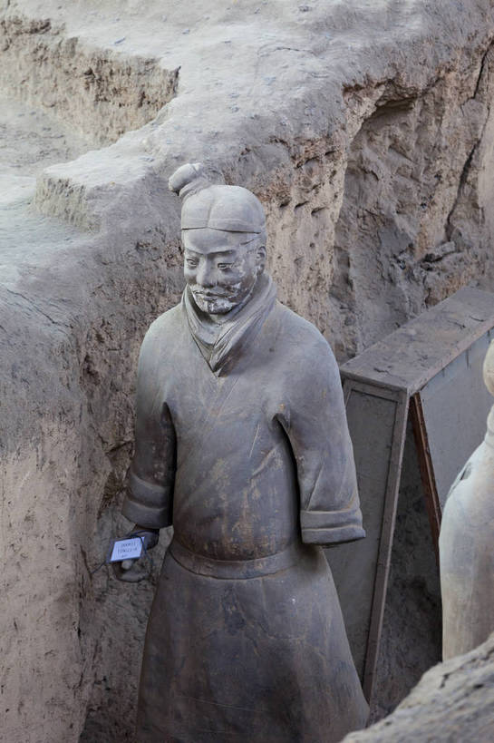 无人,竖图,彩色,室内,特写,白天,旅游,度假,雕塑,兵马俑,西安,中国,士兵,风俗,雕像,图片,古典,文化,文物,娱乐,传统,工艺品,享受,休闲,旅游胜地,放松,精神,摄影,古董,战士,古物,文明,中国文化,古玩,陕西,秦始皇兵马俑,古代文明,制度,旅行,bj174