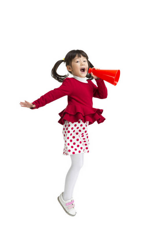 东方人,儿童,站,跳,微笑,竖图,彩色,室内,白天,留白,抠图,白色背景,侧面,民族服装,裙子,时尚,快乐,幸福,北京,中国,春节,新年,仅一个人,连衣裙,节日,庆祝,图片,文化,喇叭,小孩,小女孩,话筒,吹,站着,庆典,喜庆,放松,可爱,童年,童趣,摄影,生活方式,成长,纪念,希望,好奇,未来,传声筒,乐观,蹦,蹦跳,天真,男孩,男人,男性,女孩,女人,女性,亚洲人,中国人,孩子,跳跃,玩耍,站立,全身,影棚拍摄,礼服,唐装,男生,传统节日,bj174