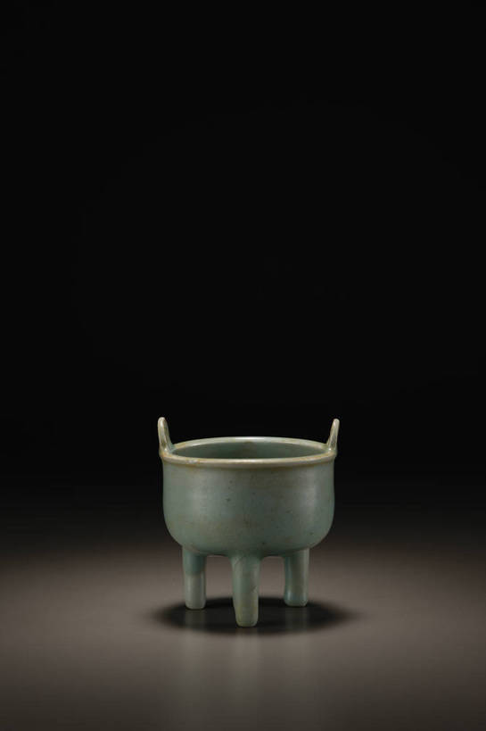 竖图,彩色,室内,白天,绘画,静物,北京,中国,风俗,彩绘,瓷器,图片,香炉,陶瓷,艺术品,古典,文化,文物,传统,工艺品,祈祷,精神,许愿,摄影,宗教,信仰,古董,祈求,祭奠,祭祀,珍贵,陶艺,黑背景,古物,文明,中国文化,珍藏,祭坛,精美,古玩,敬拜,彩釉,古代文明,制度,画画,影棚拍摄,保藏,收藏,传统文化,青釉,bj174