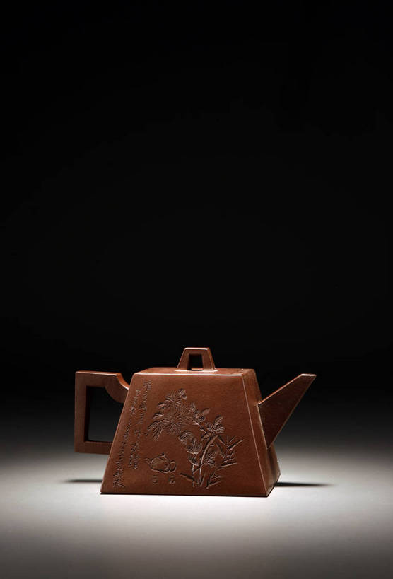 竖图,彩色,室内,白天,静物,北京,中国,花纹,风俗,纹路,壶,图片,纹理,艺术品,古典,文化,文物,传统,水壶,茶壶,容器,工艺品,精神,摄影,紫砂壶,古董,珍贵,黑背景,古物,文明,中国文化,斑纹,珍藏,精美,古玩,紫砂,肌理,古代文明,制度,影棚拍摄,保藏,收藏,传统文化,花卉纹,bj174