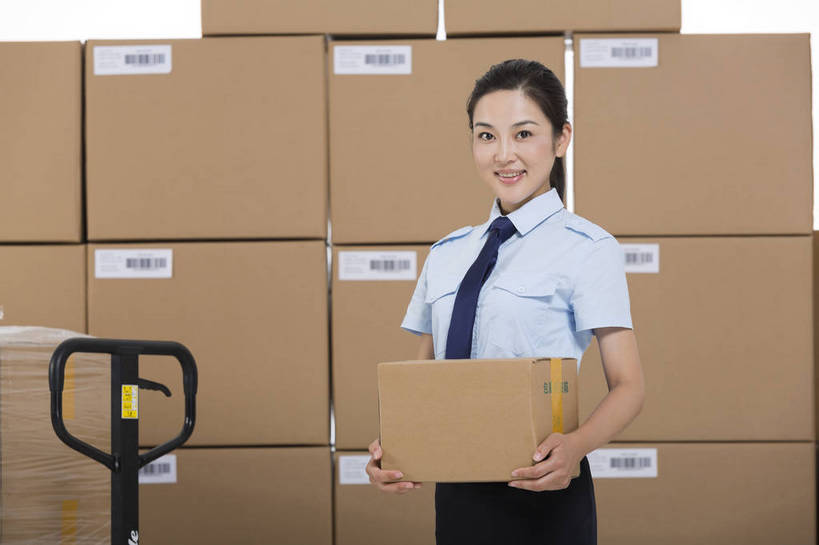 东方人,成年人,一个人,站,搬运,微笑,横图,彩色,室内,白天,留白,抠图,白色背景,工作服,裙子,制服,满意,幸福,骄傲,安全,信心,技术,科技,北京,中国,亚洲,许多,连衣裙,检查,工作,图片,推车,纸箱,防护,很多,年轻,仓库,黄种人,现代,货物,车,交通工具,行业,职业,健康,机械,工程车,活力,美女,自信,工业,管理员,摄影,堆放,储藏,保护,存储,厂房,工程,叉车,效率,储存,载具,保险,专业,检验,搬运车,单人,流转,管理人员,东亚,物流,保全,周全,安稳,安定,可靠,乐观,交通运输,搜检,责任,工作车,产业,单独,查察,查抄,检察,审查,管理,平安,认真,年轻女性,女人,女性,亚洲人,中国人,年轻人,捧着,半身,影棚拍摄,商业,平板车,贮存,仓库管理员,库管,手动液压叉车,bj174