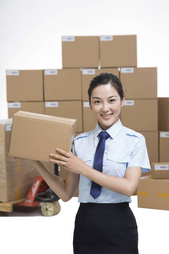 东方人,成年人,一个人,站,搬运,微笑,竖图,彩色,室内,白天,留白,抠图,白色背景,工作服,裙子,制服,满意,幸福,骄傲,安全,信心,技术,科技,北京,中国,亚洲,许多,连衣裙,检查,工作,图片,推车,纸箱,防护,很多,年轻,仓库,黄种人,现代,货物,车,交通工具,行业,职业,健康,机械,工程车,活力,美女,自信,工业,管理员,摄影,堆放,储藏,保护,存储,厂房,工程,叉车,效率,储存,载具,保险,专业,检验,搬运车,单人,流转,管理人员,东亚,物流,保全,周全,安稳,安定,可靠,乐观,交通运输,搜检,责任,工作车,产业,单独,查察,查抄,检察,审查,管理,平安,认真,年轻女性,女人,女性,亚洲人,中国人,年轻人,捧着,半身,影棚拍摄,商业,平板车,贮存,仓库管理员,库管,手动液压叉车,bj174