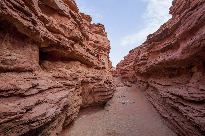 无人,横图,全景,室外,白天,正面,旅游,度假,神秘,美景,沙漠,山,山脉,峡谷,日光,中国,亚洲,壮观,地形,景点,景观,山路,娱乐,东方,红色,风景,自然,享受,休闲,景色,放松,幻想,蒙,摄影,风光,干旱,自然风光,神奇,外景,东亚,地貌,丹霞地貌,内蒙古,出色,杰出,卓越,奇妙,中华人民共和国,华北地区,内蒙古自治区,阿拉善,阿拉善盟,独特,地质学,彩图,旅行,地势,阿拉善左旗,敖伦布拉格镇,梦幻大峡谷,梦幻峡谷,bj174