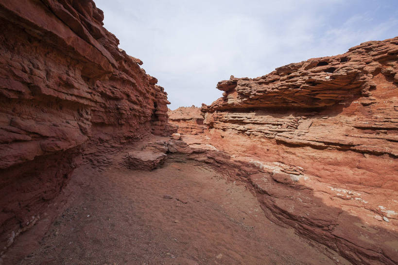 无人,横图,全景,室外,白天,正面,旅游,度假,神秘,美景,沙漠,山,山脉,峡谷,日光,中国,亚洲,壮观,地形,景点,景观,山路,娱乐,东方,红色,风景,自然,享受,休闲,景色,放松,幻想,蒙,摄影,风光,干旱,自然风光,神奇,外景,东亚,地貌,丹霞地貌,内蒙古,出色,杰出,卓越,奇妙,中华人民共和国,华北地区,内蒙古自治区,阿拉善,阿拉善盟,独特,地质学,彩图,旅行,地势,阿拉善左旗,敖伦布拉格镇,梦幻大峡谷,梦幻峡谷,bj174