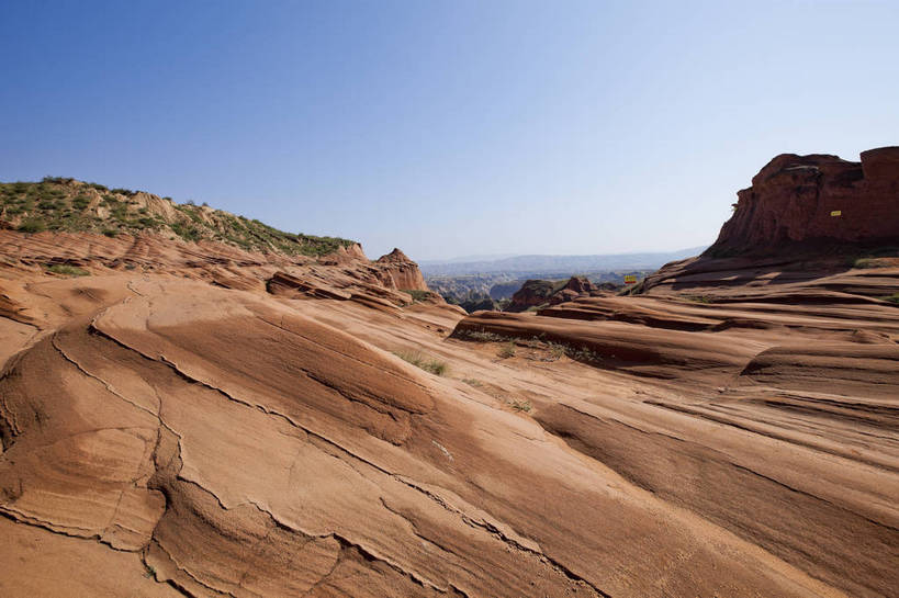 无人,横图,全景,室外,白天,正面,旅游,度假,美景,山,山脉,峡谷,日光,中国,亚洲,壮观,地形,景点,景观,山路,娱乐,东方,红色,风景,蓝天,天空,自然,享受,休闲,景色,放松,幻想,摄影,晴天,风光,干旱,自然风光,神奇,外景,东亚,地貌,丹霞地貌,陕西,陕西省,出色,杰出,卓越,奇妙,中华人民共和国,西北地区,陕,榆林,榆林市,独特,地质学,波浪谷,彩图,旅行,地势,靖边,靖边县,bj174